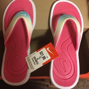 New women’s/kids Nike sandals